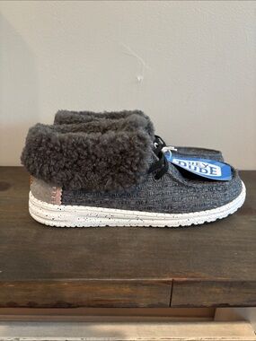 Hey Dude Women's Slip-On Fuzzy Cuff Slippers - Charcoal Gray